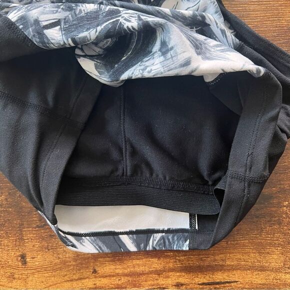 Betsey Johnson Performance Black & White Floral High Neck Sports Bra - Picture 7 of 8